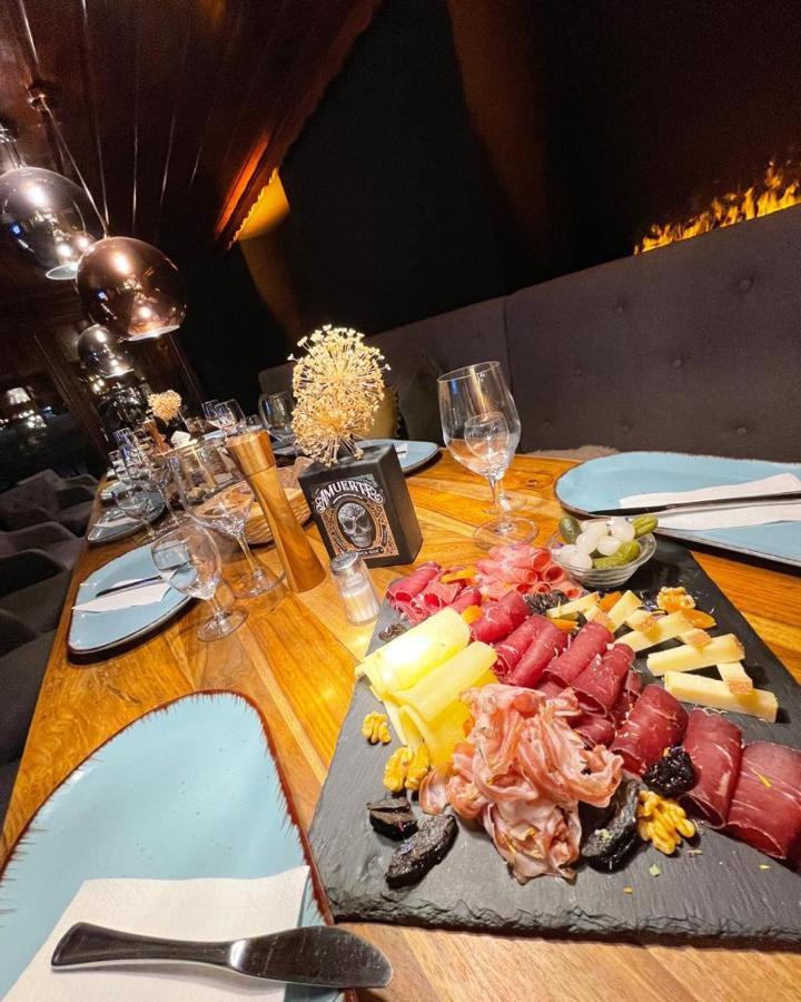 Du Glacier Boutique & Traditions Hotel Фиш Экстерьер фото