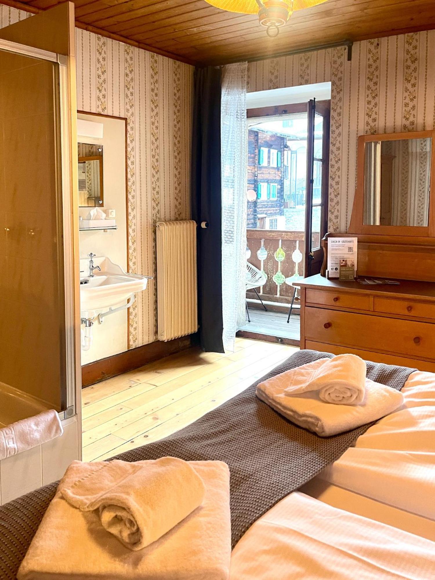 Du Glacier Boutique & Traditions Hotel Фиш Экстерьер фото